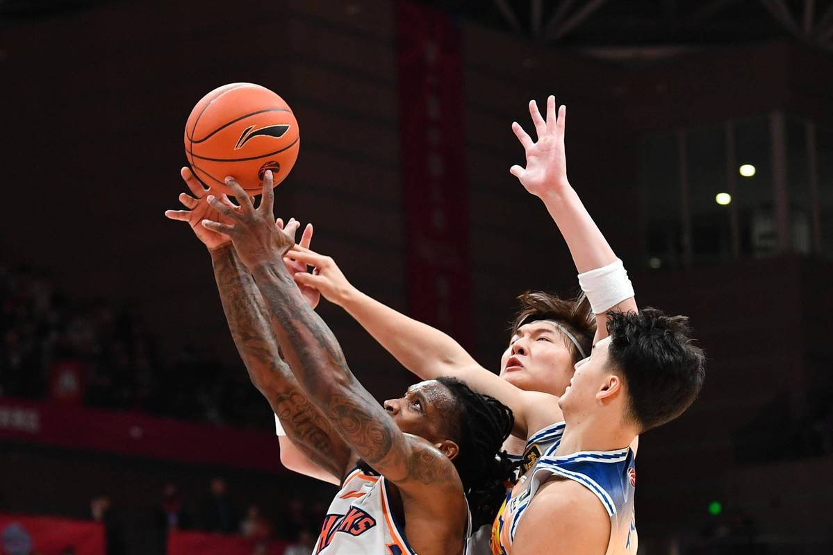 开云官网-赛地聚焦——CBA常规赛国际比赛日热度飙升，托特纳姆临场应变，质疑声仍在，心理建设被强调的简单介绍